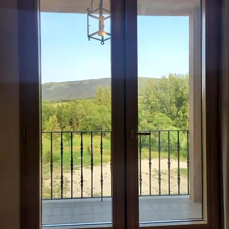 Hotel Decerca Prádena