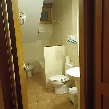 Hotel Decerca Prádena