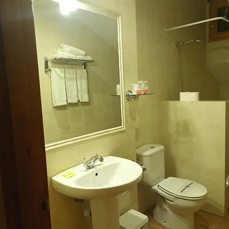 Hotel Decerca Prádena