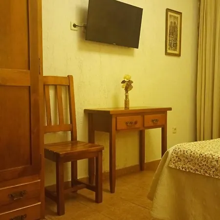 فندق Decerca Prádena