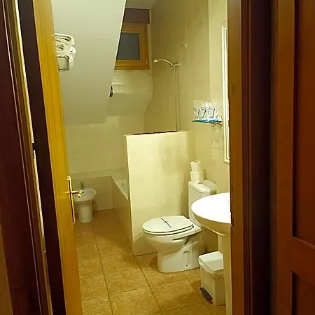 Decerca Hotel