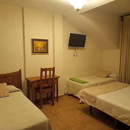 Hotel Decerca Prádena