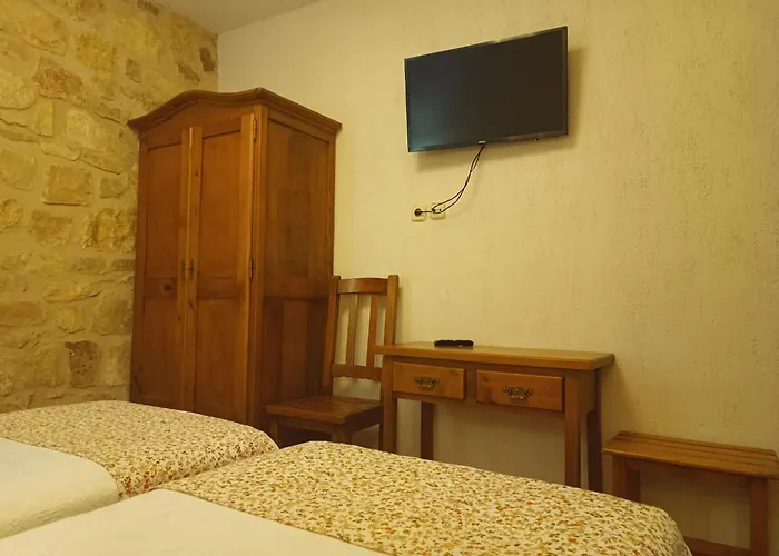 Decerca Otel Prádena