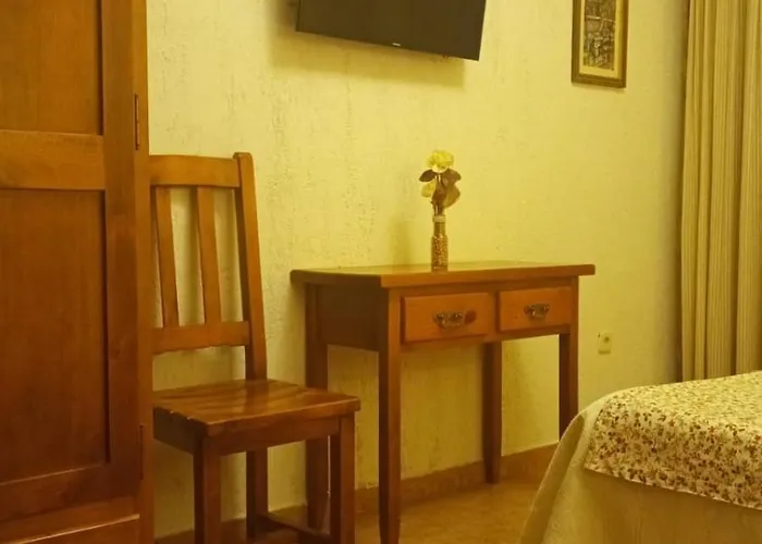 Hotel Decerca Prádena